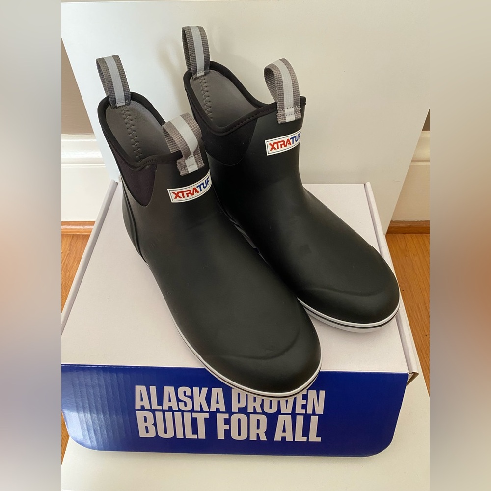 NWT Men’s XTRATUF 6” Ankle Deck Boot
